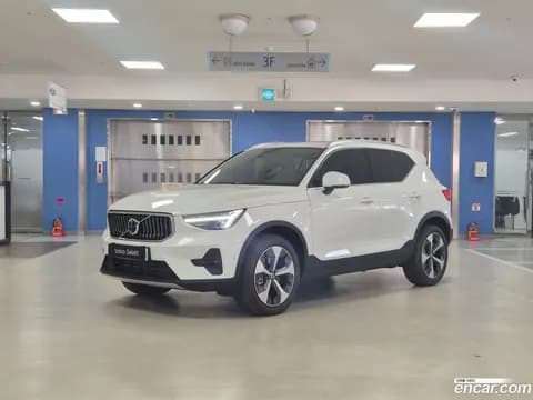Volvo XC40 2025 купить в Москве