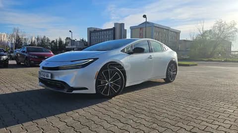 Toyota Prius 2024 купить в Москве